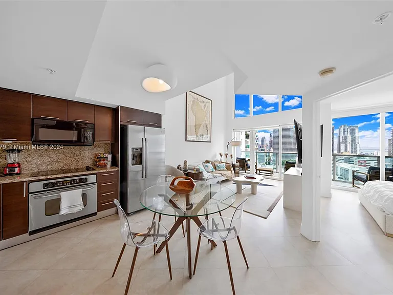41 SE 5th St #1507 — Photo 21