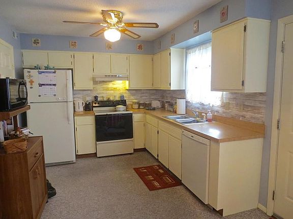 3rd image of 1416 Bairstow Ct