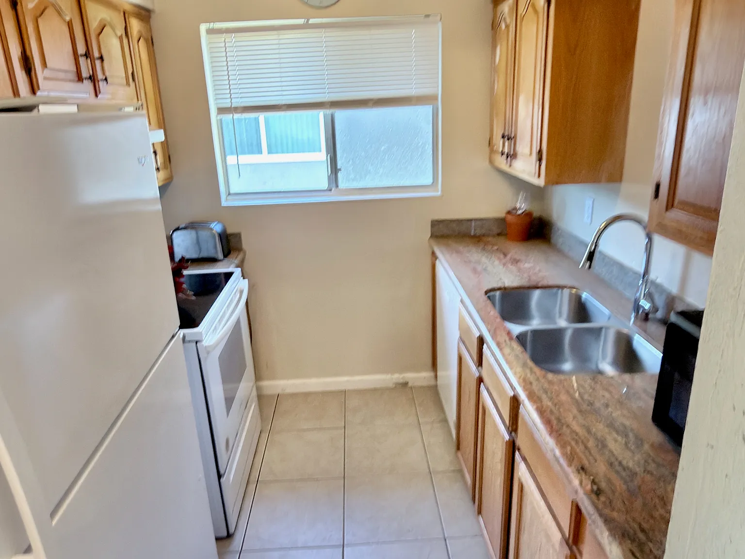 1360 Del Rio Ct — Photo 2