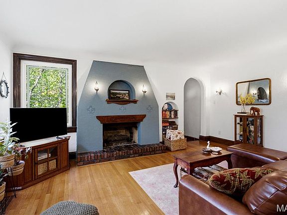 4th image of 2135 Sutton Ave