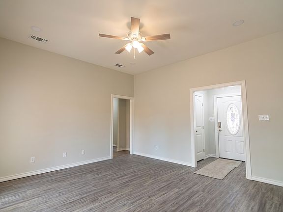 3rd image of 105 W Avenue P