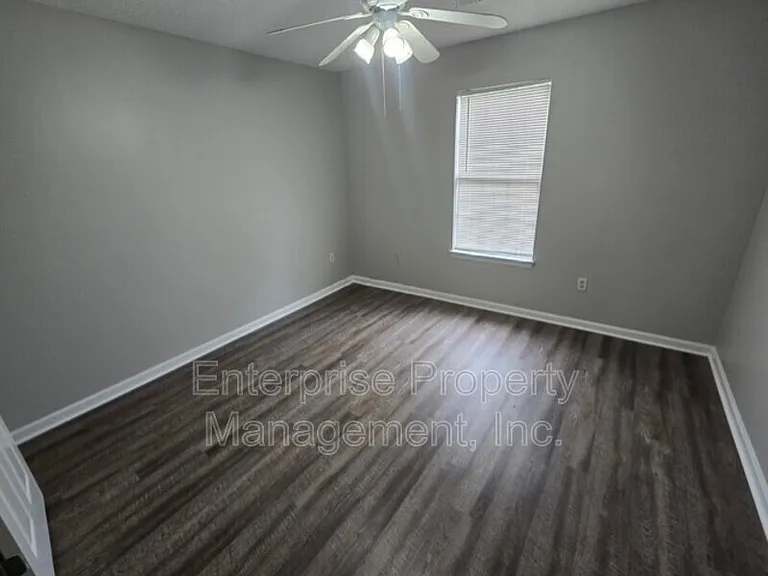 4444 Longtree Cv — Photo 14