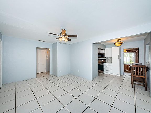 3rd image of 262 40th Ave NE