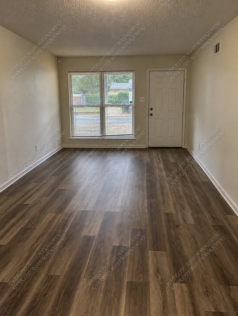 2949 Carnes Avenue — Photo 2