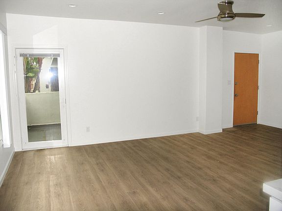 2nd image of 953 5th St APT 10