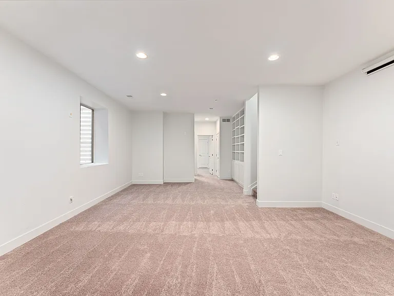 2155 S Logan St #2155 — Photo 25