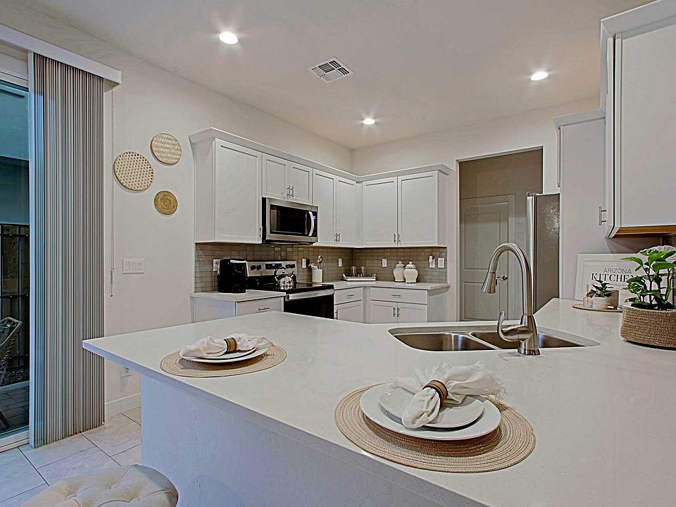 1st image of 917 W Glendale Ave #1-10
