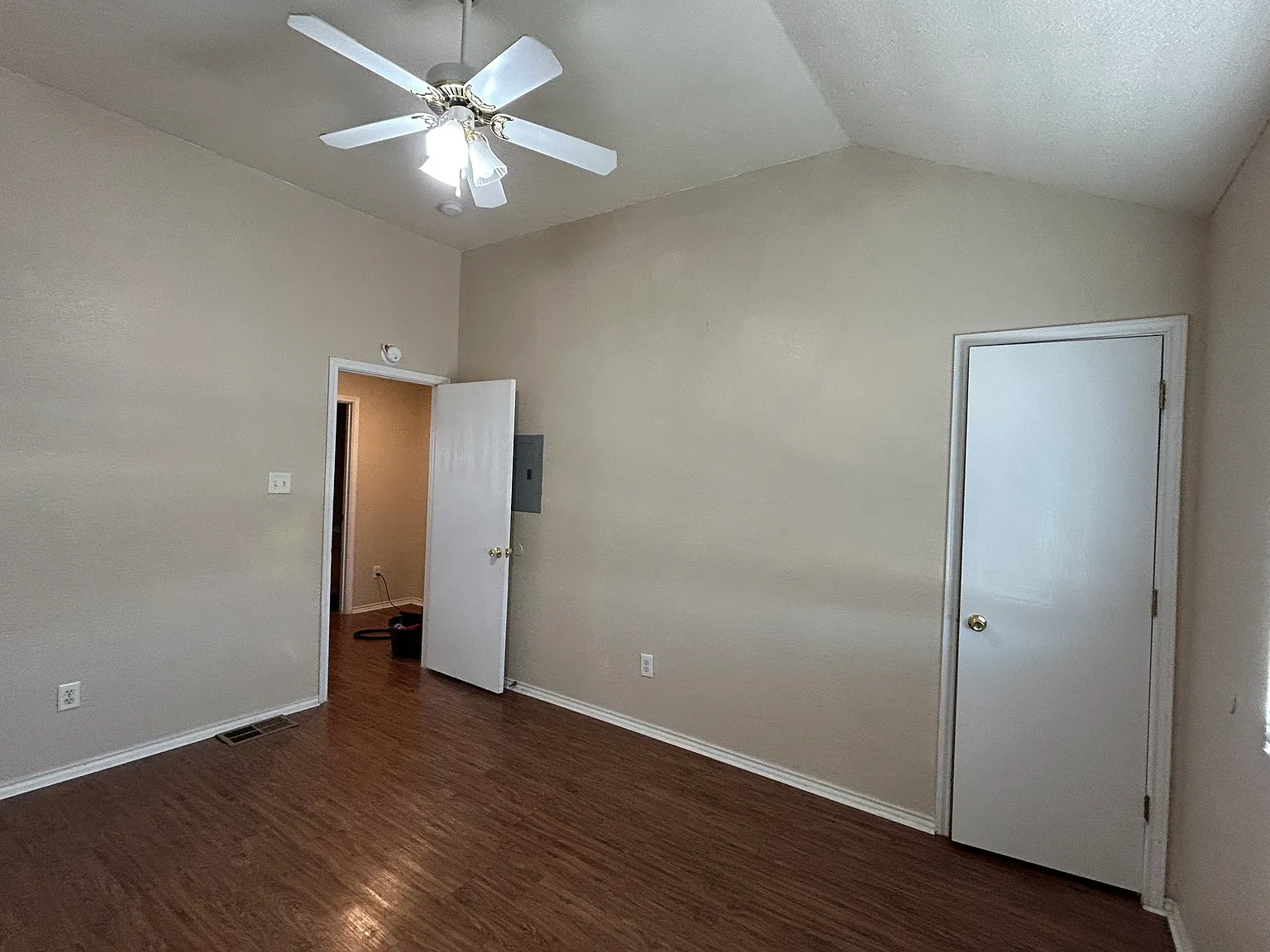 4105 Gus Dr — Photo 4