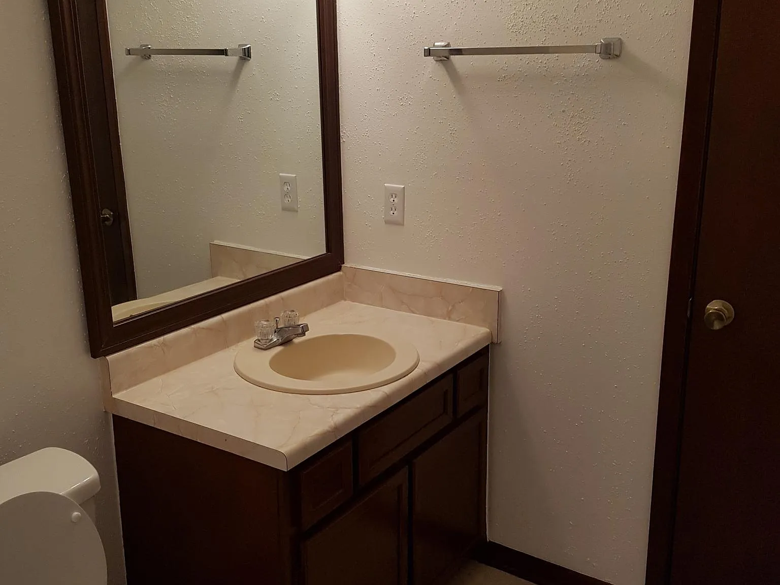 2 bed, 1.5 bath, 1242 sqft, $1,500 — Photo 3