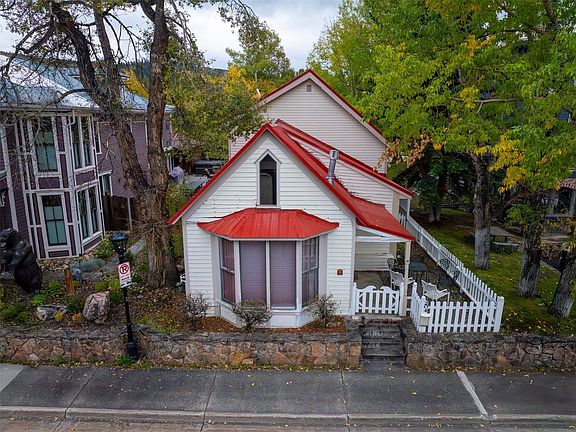 5th image of 204 N Ridge Street