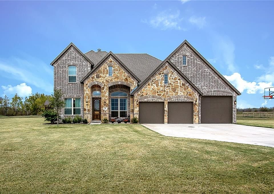 1st image of 708 The Trails Dr