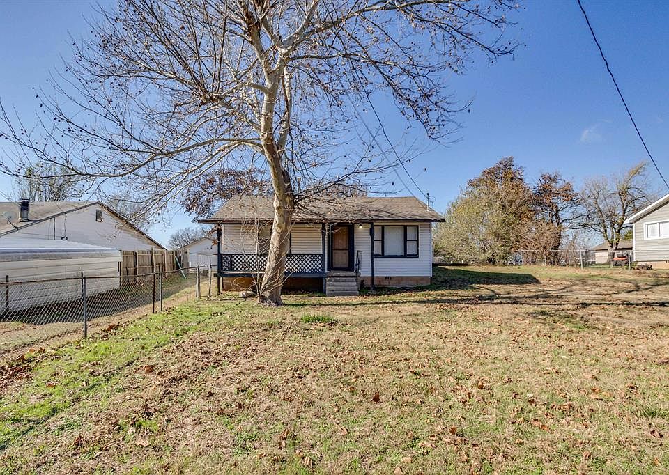 1st image of 2805 N Shadynook Way