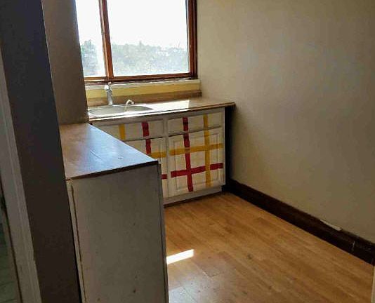 5th image of 3468 Fairview Dr