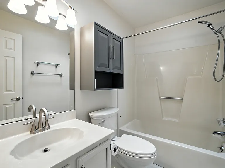 Full bathroom upper level