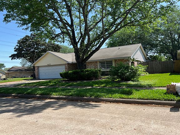2nd image of 2217 W Clare St