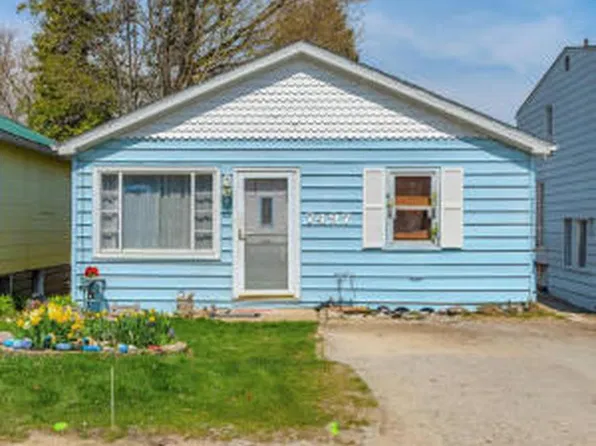 7497 Huron Bay Blvd, Lexington, MI 48450