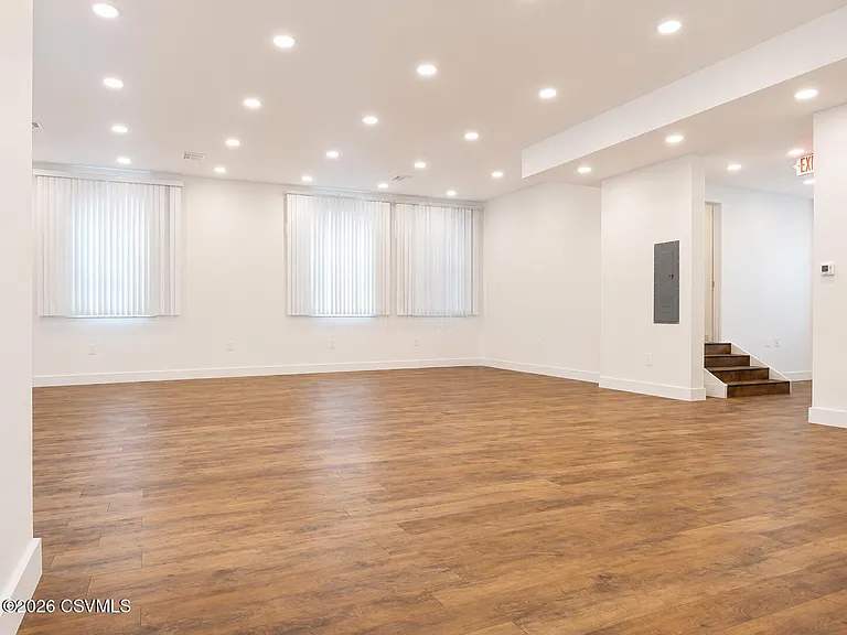 117 N Market St — Photo 10