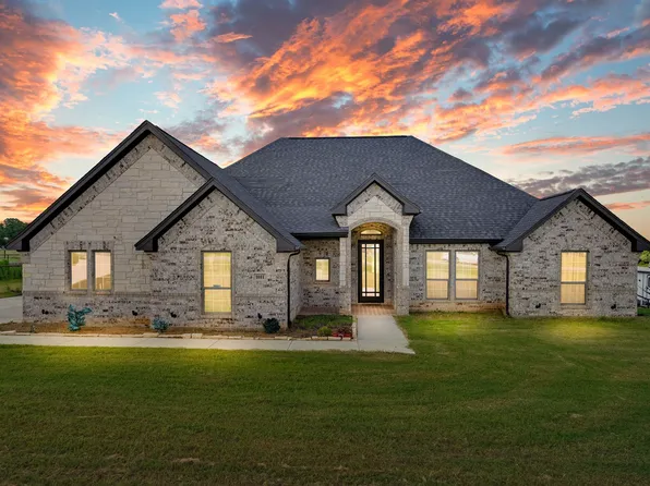 1011 Hope Ct, Boyd, TX 76023