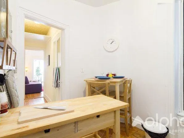 211 East 14th Street image 8 of 11