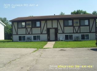 305 Clymer Rd APT 4, Hiawatha, IA 52233