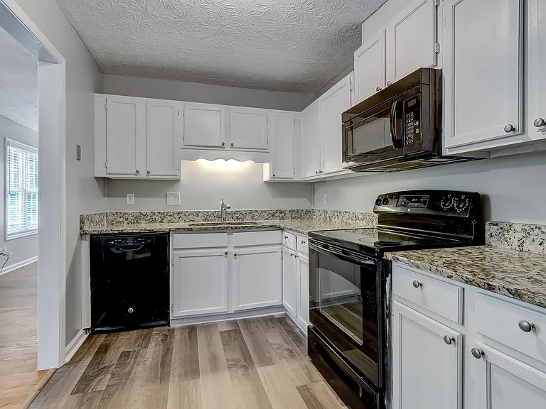 323 Farm Place Ct NE — Photo 15