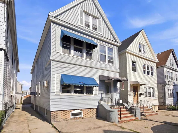 15 Newark Bay Court image 1 of 41