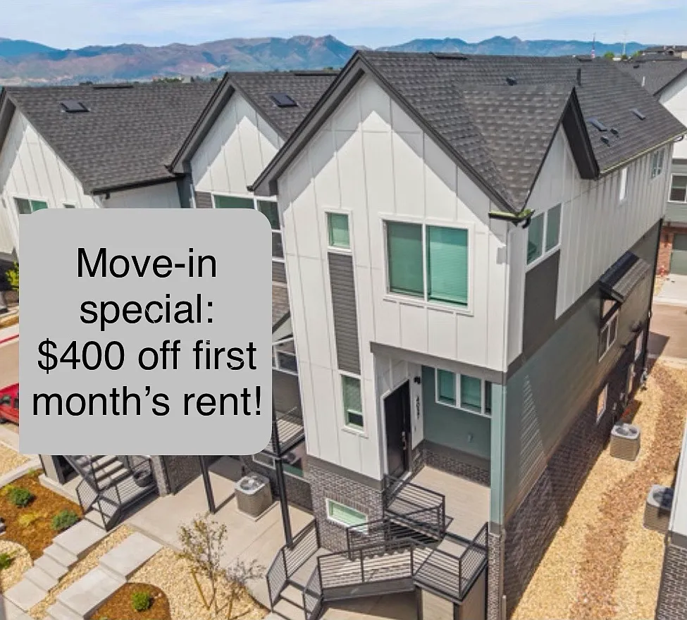 2 bed, 2.5 bath, 1431 sqft, $2,400 — Photo 1