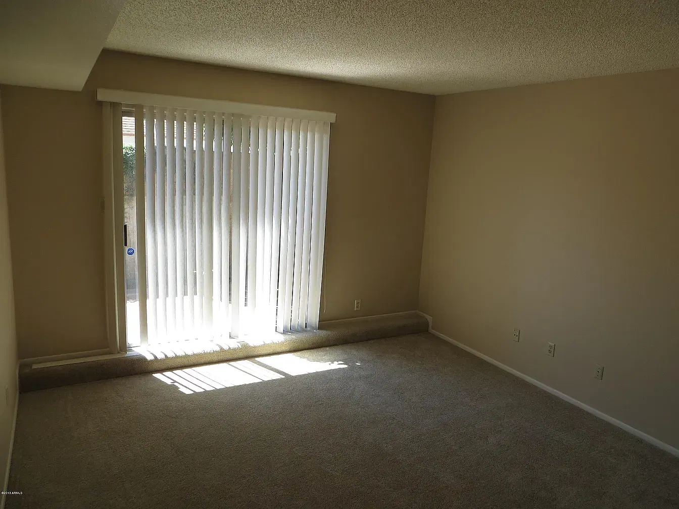 3 bed, 1487 sqft, $2,300 — Photo 1