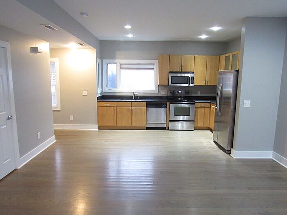 4th image of 1600 6th Ave N #B