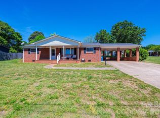 2984 Lutz Blvd, Newton, NC 28658
