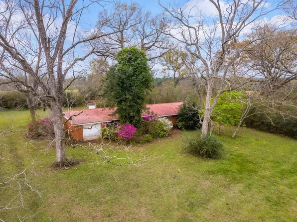 933 Campground Rd, Laurel Hill, FL 32567
