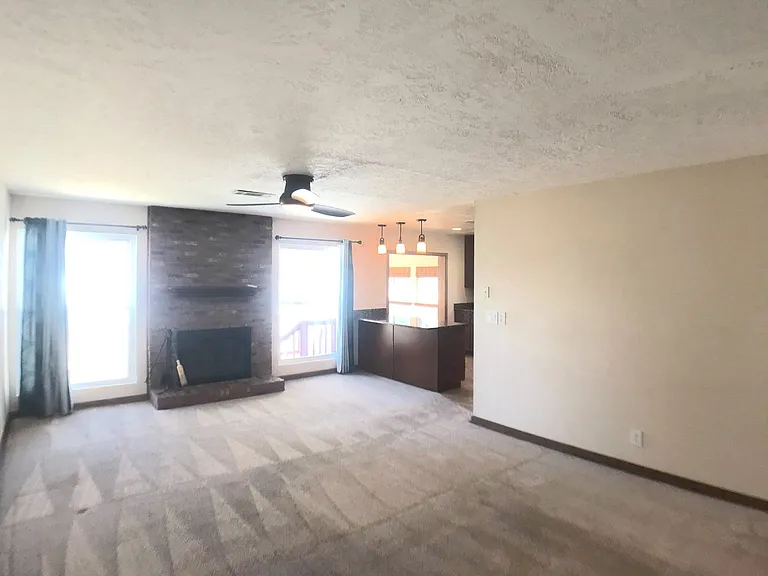 3621 Candlelight Dr NE — Photo 9