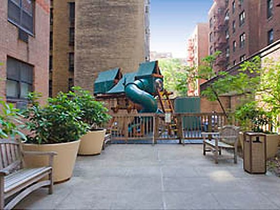 3rd image of 340 E 80th St #14R