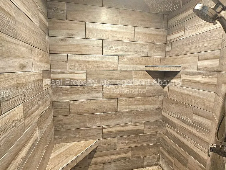 14727 S Urbana Ave — Photo 30