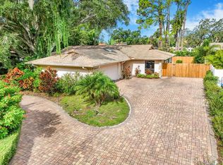 13304 Meadowwood Ct, Tampa, FL 33618