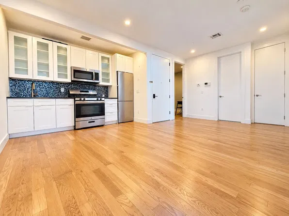 907 Broadway, Brooklyn, NY