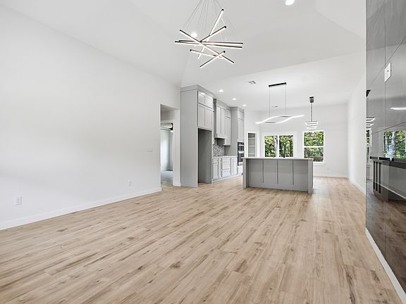 4th image of 4001 S Rolling Oaks Dr