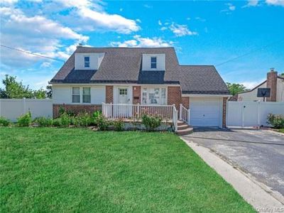 199 Guildford Ct, West Hempstead, NY, 11552