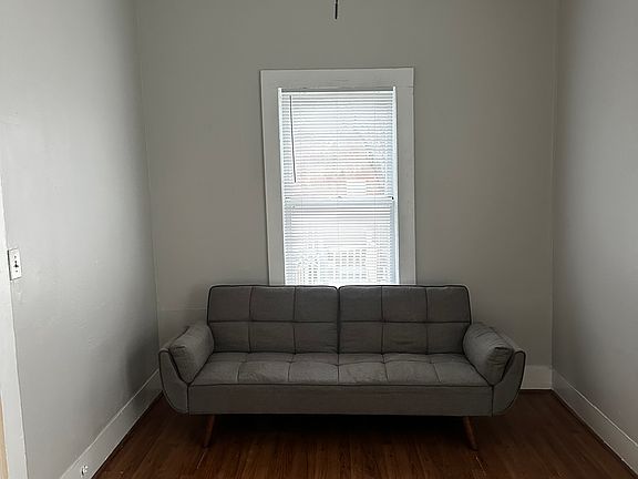 3rd image of 107 S Edgefield Ave #G