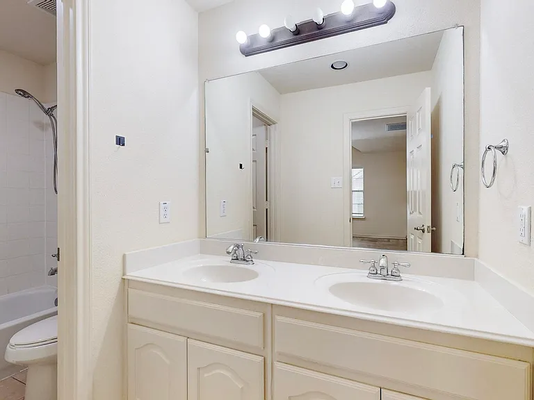 6925 Cattle Dr — Photo 4