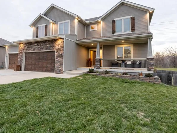 902 NW Persimmon Ct, Grain Valley, MO 64029