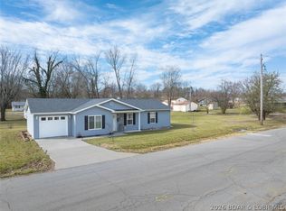 208 E Jemphrey Rd, Eldon, MO 65026