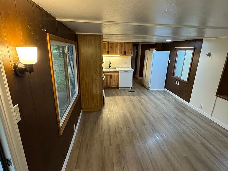 4930 NE Dawn Ln — Photo 3