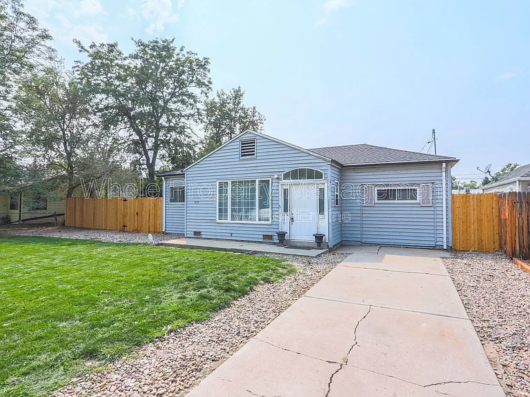 1939 Verbena St — Photo 2