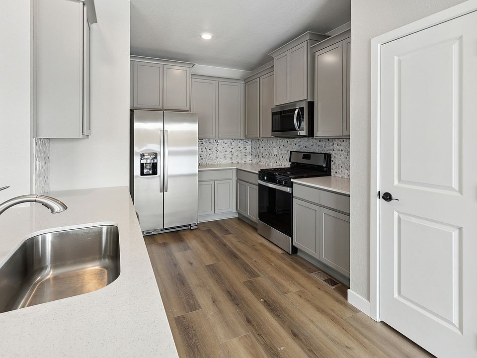 Lgi Homes - Second Creek Farm Chatfield Plan, Second Creek Farm, Commerce City, CO 80022 | Zillow