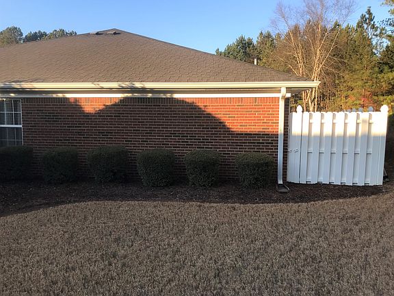Right_Side_Courtyard