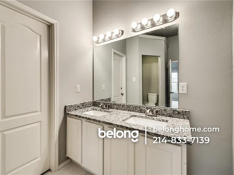 901 Plumeria Dr — Photo 4