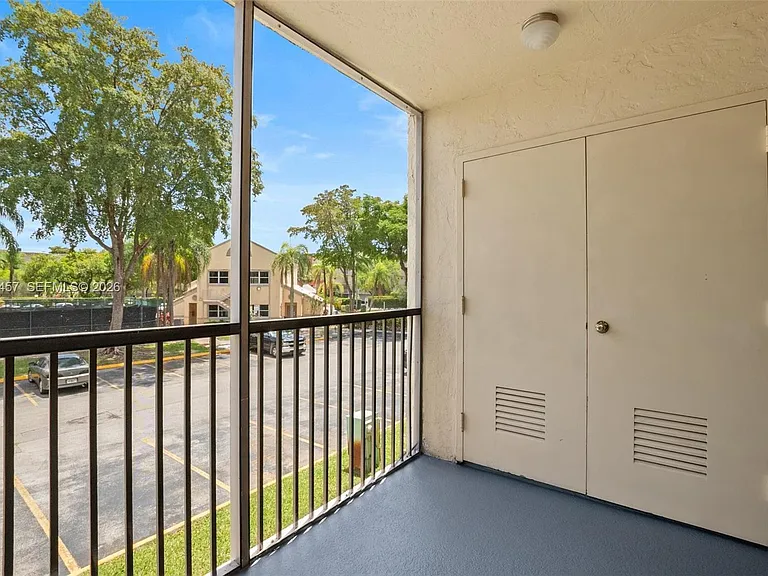 8373 Lake Dr #201 — Photo 25