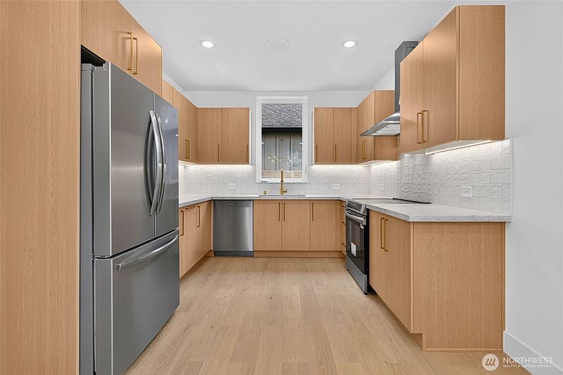 3rd image of 12036 Hiram Place NE