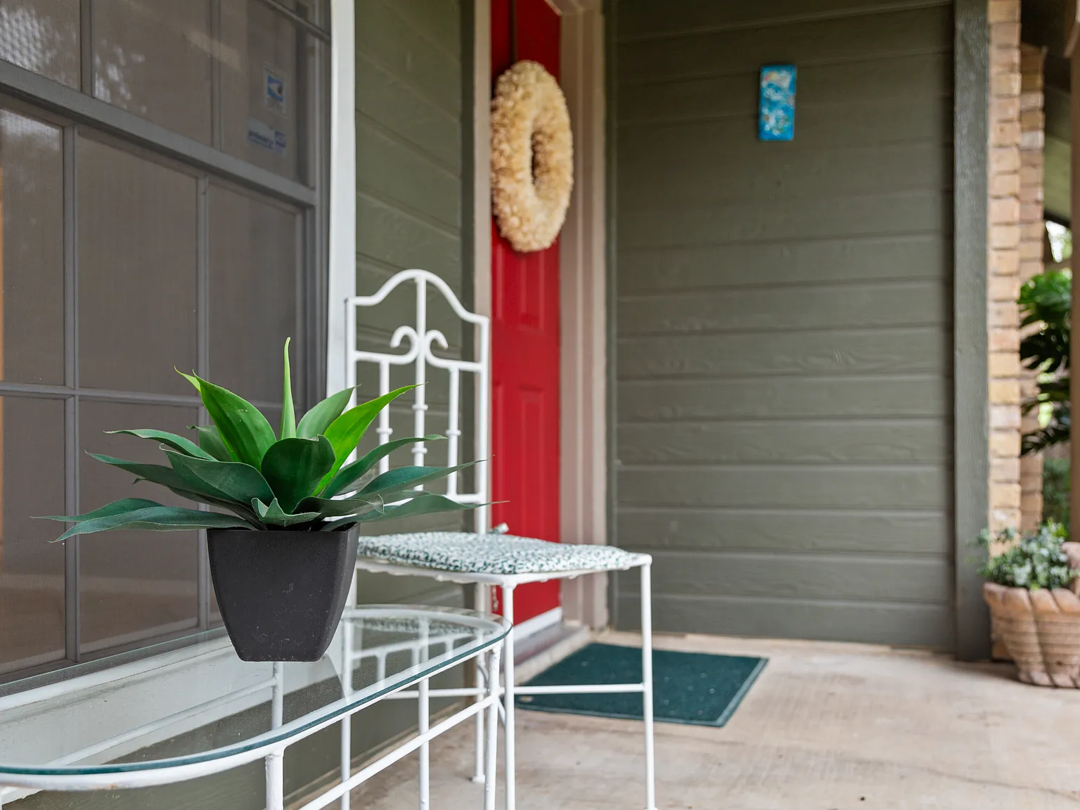 3 bed, 987 sqft, $1,725 — Photo 2